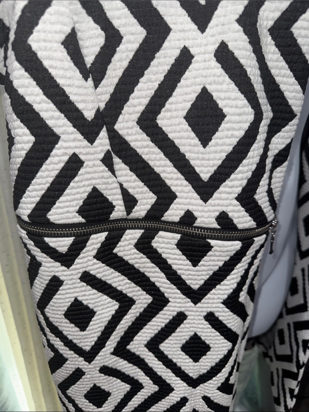Chico’s - Black & White Geometric Textured Jacket – Size 2 (Large) - Picture 8 of 16